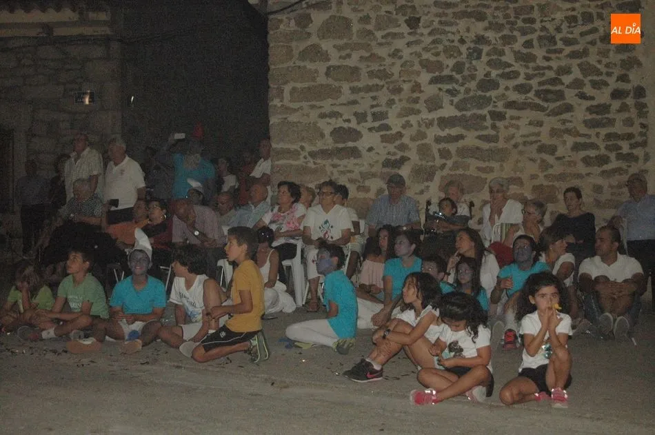 Foto 5 - Las pe&ntilde;as ponen diversi&oacute;n y color al inicio de las fiestas de &lsquo;Las Madrinas&rsquo;  