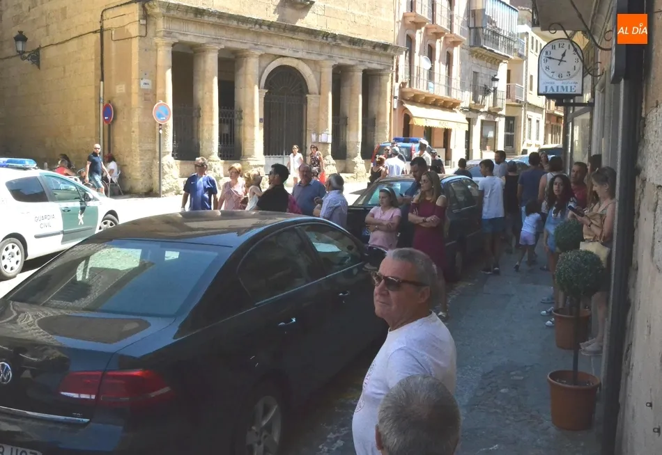 Foto 3 - Gran sobresalto en la Plaza Mayor tras echarse a arder una sart&eacute;n en la cocina de una vivienda  