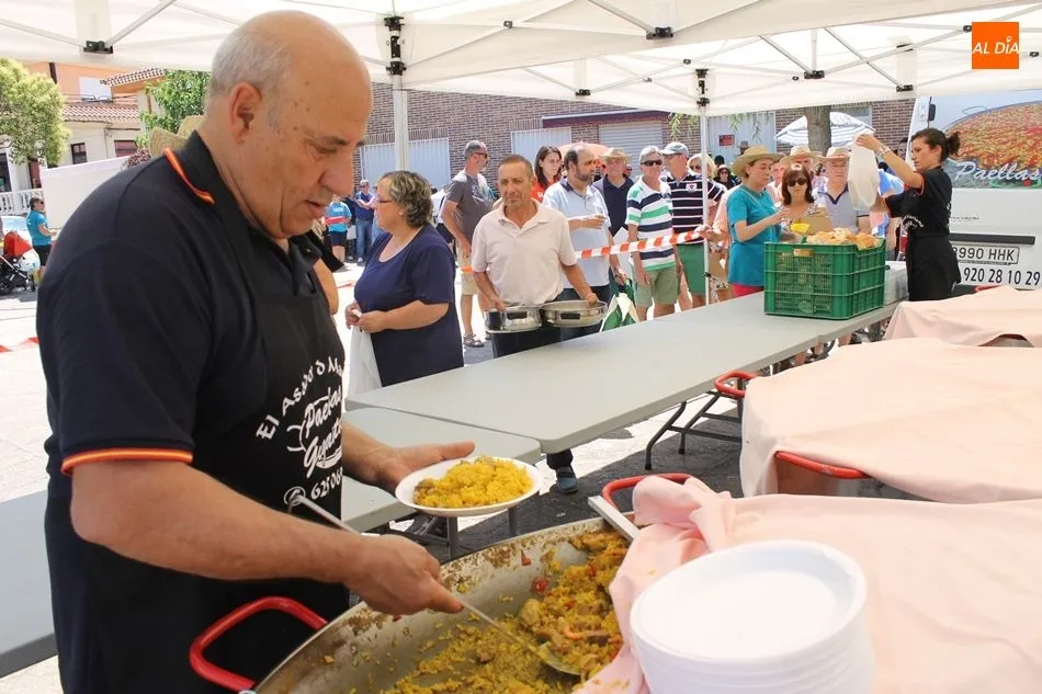 Foto 10 - Buen yantar por San Lorenzo con una rica paella de 600 raciones en Roll&aacute;n