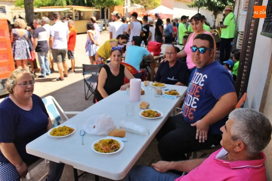 Foto 6 - Buen yantar por San Lorenzo con una rica paella de 600 raciones en Roll&aacute;n