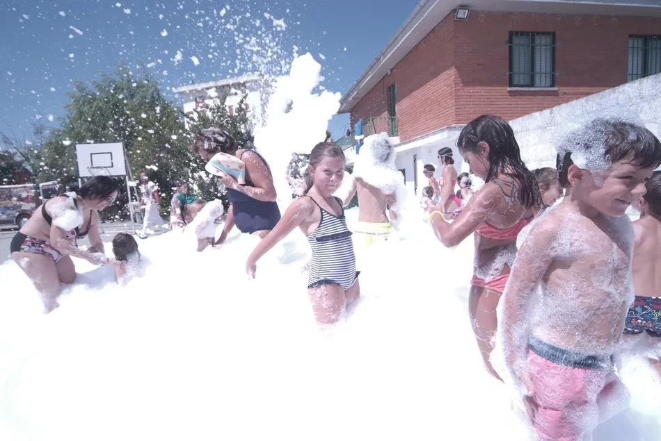 Foto 2 - Un centenar de ni&ntilde;os toma parte en el Carnaval Infantil de Codemirsa  