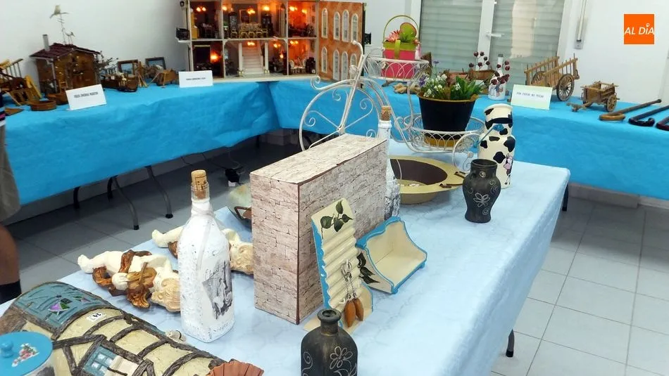 Foto 4 - Los mayores muestran sus obras de artesan&iacute;a en el hogar del jubilado de Lumbrales