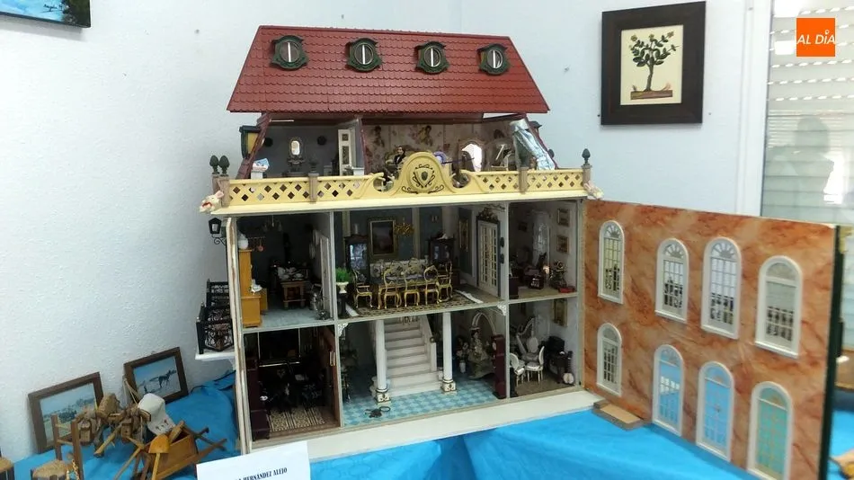 Foto 3 - Los mayores muestran sus obras de artesan&iacute;a en el hogar del jubilado de Lumbrales