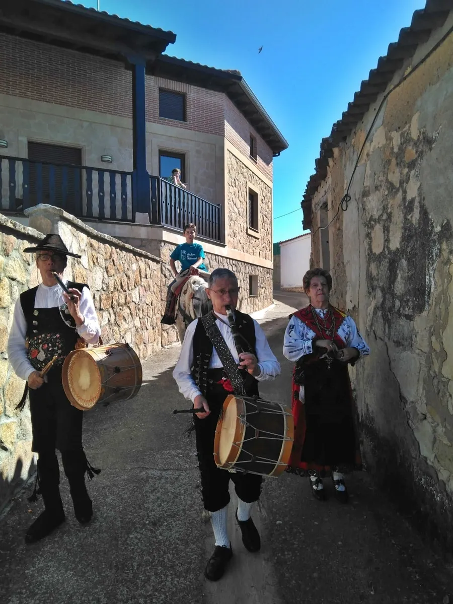 Foto 2 - Bailes y tradici&oacute;n en honor a San Lorenzo en Roll&aacute;n