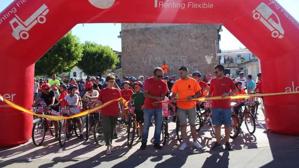 Nuevo éxito del Día de la Bici de Vega de Tirados con 170 participantes