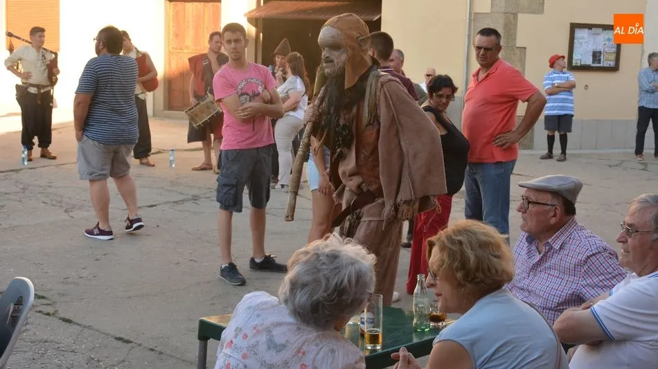 Foto 4 - La representaci&oacute;n del Feudal de Hinojosa traslada la villa al Medievo