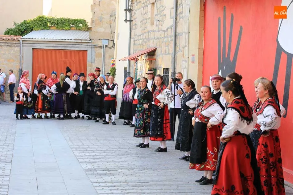 Foto 9 - La m&uacute;sica tradicional ameniza la jornada festiva de Villamayor