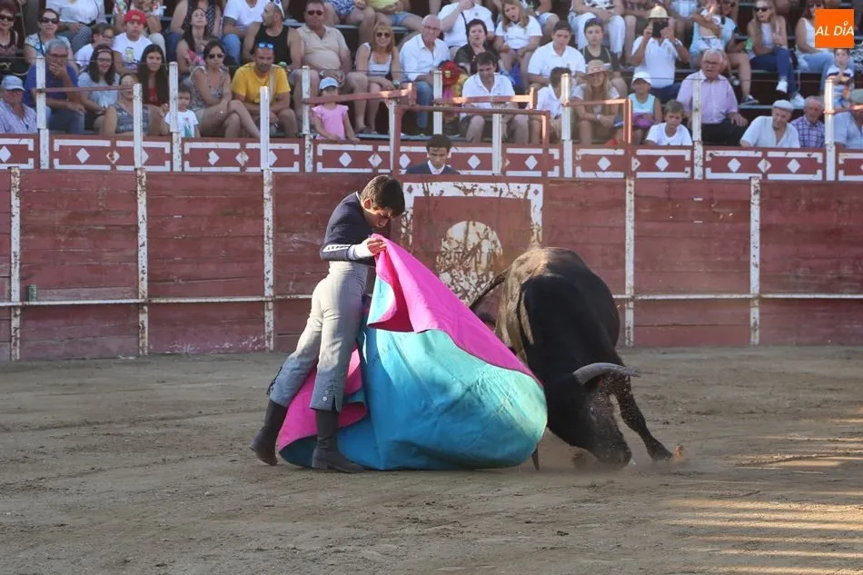 Foto 5 - Ismael Mart&iacute;n debuta en Cantalpino cortando el rabo  