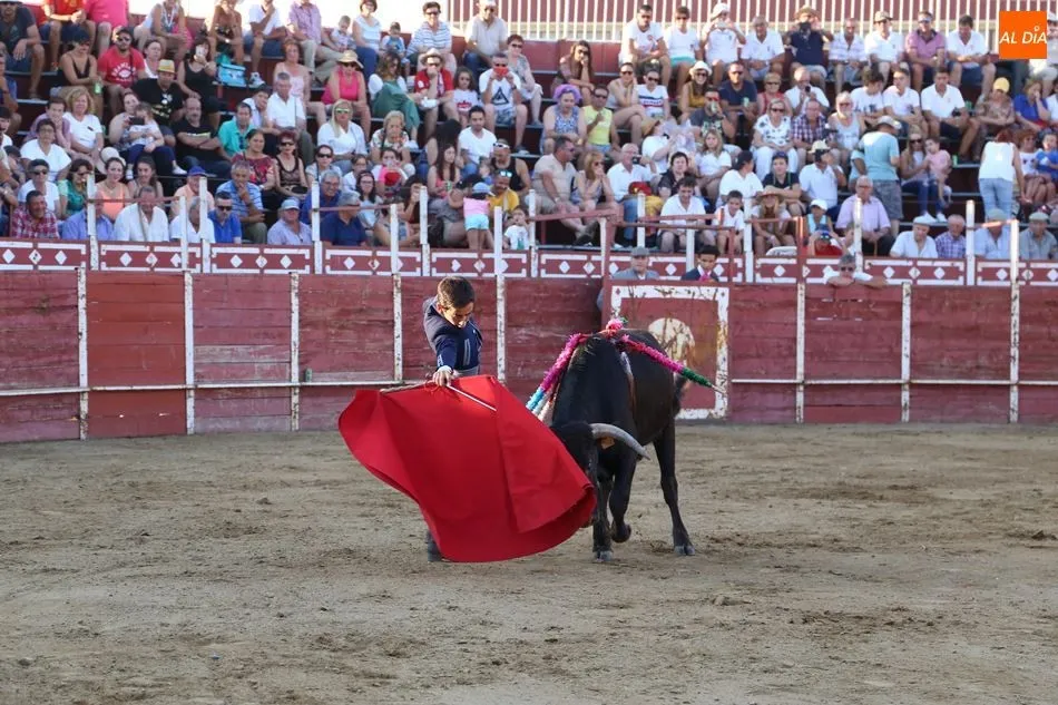 Foto 4 - Ismael Mart&iacute;n debuta en Cantalpino cortando el rabo  