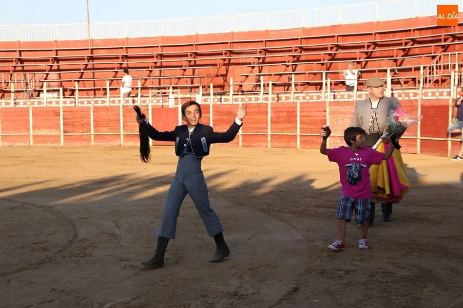Ismael Martín debuta en Cantalpino cortando el rabo  