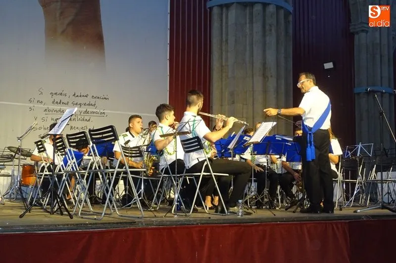 Foto 10 - Concierto italo-espa&ntilde;ol de bandas de m&uacute;sica  