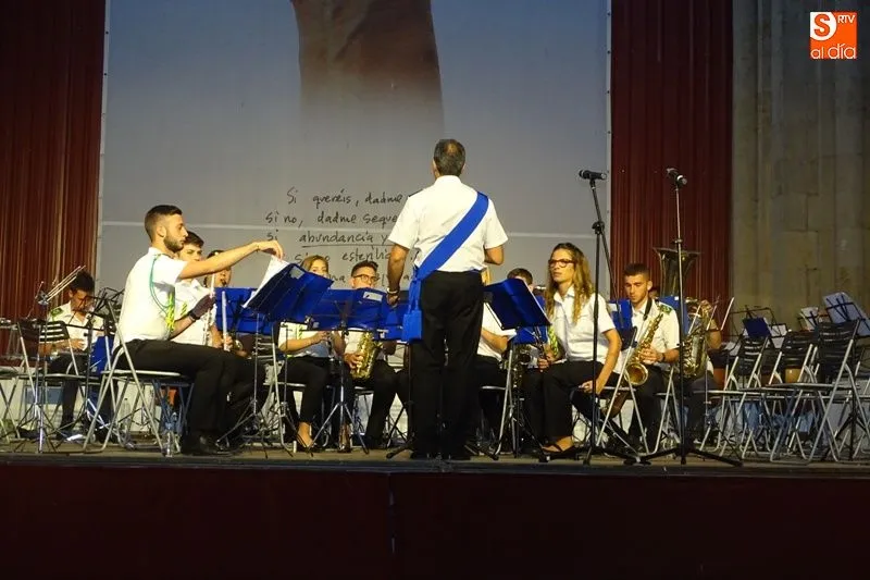Foto 6 - Concierto italo-espa&ntilde;ol de bandas de m&uacute;sica  