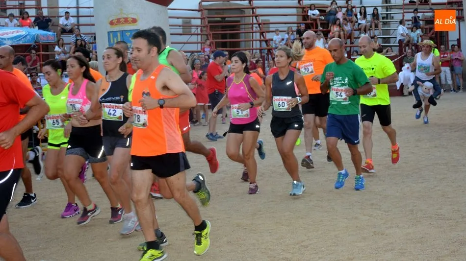Foto 6 - &Eacute;xito de participantes en la V carrera popular Toromarat&oacute;n de Lumbrales