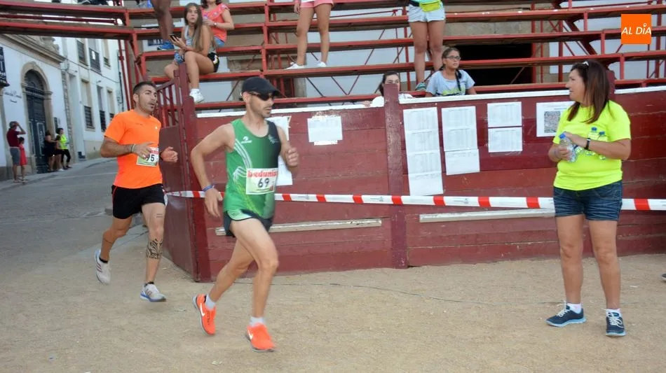 Foto 3 - &Eacute;xito de participantes en la V carrera popular Toromarat&oacute;n de Lumbrales