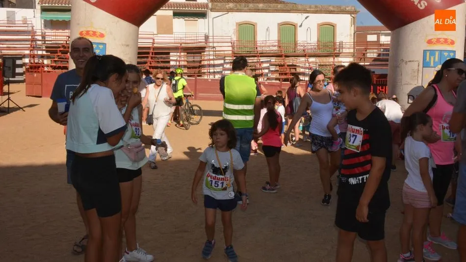 Foto 2 - &Eacute;xito de participantes en la V carrera popular Toromarat&oacute;n de Lumbrales