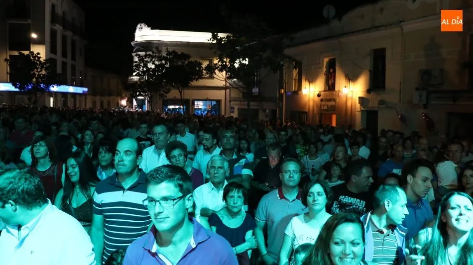 Foto 7 - Memorable concierto de Melody en&nbsp;Vitigudino con varios miles de personas  