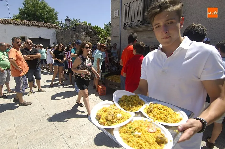 Foto 6 - Aldea del Obispo da buena cuenta de una gran paella sin gluten  