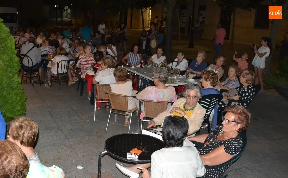 Foto 6 - La Plazuela del Conde no se queda sin m&uacute;sica este verano  