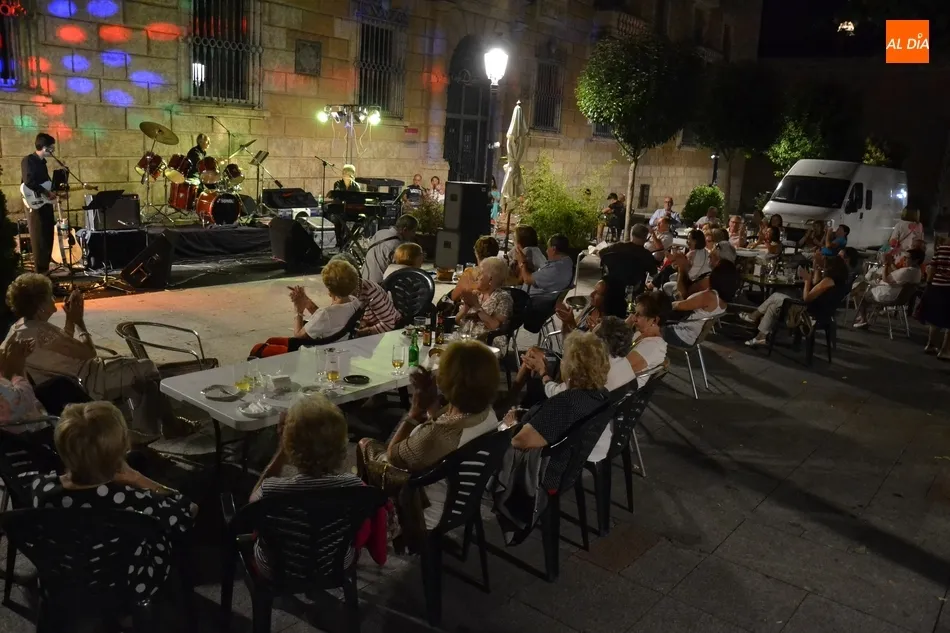 Foto 3 - La Plazuela del Conde no se queda sin m&uacute;sica este verano  