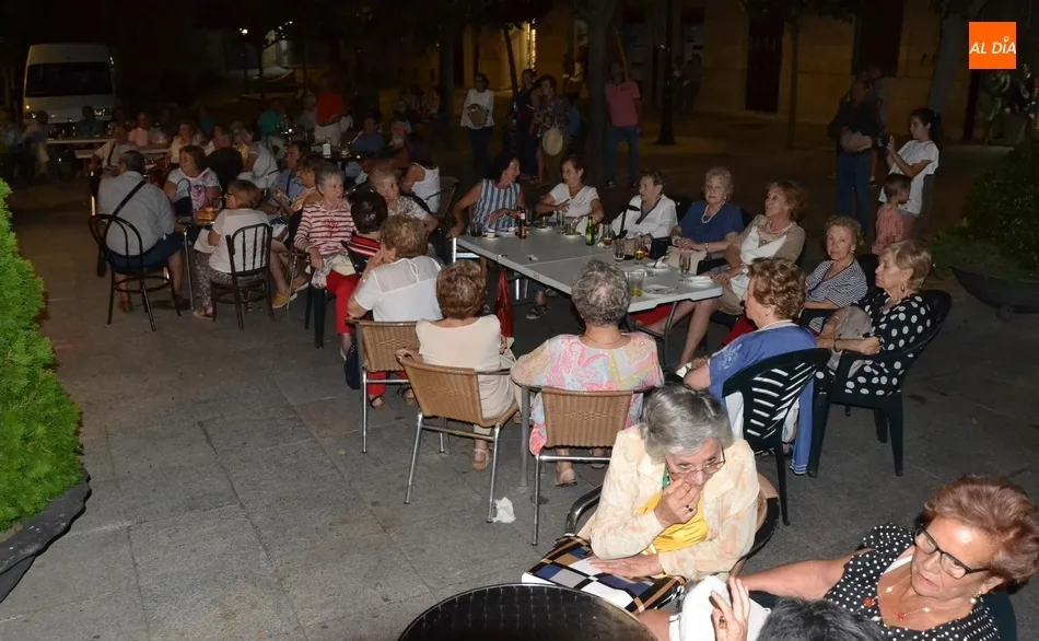 Foto 5 - La Plazuela del Conde no se queda sin m&uacute;sica este verano  