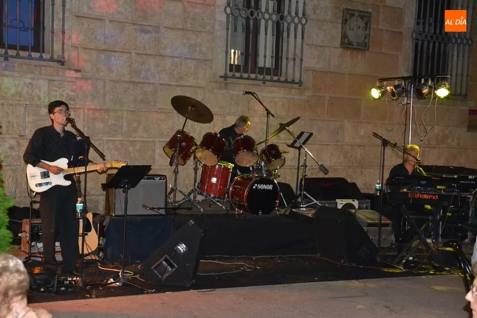 Foto 2 - La Plazuela del Conde no se queda sin m&uacute;sica este verano  