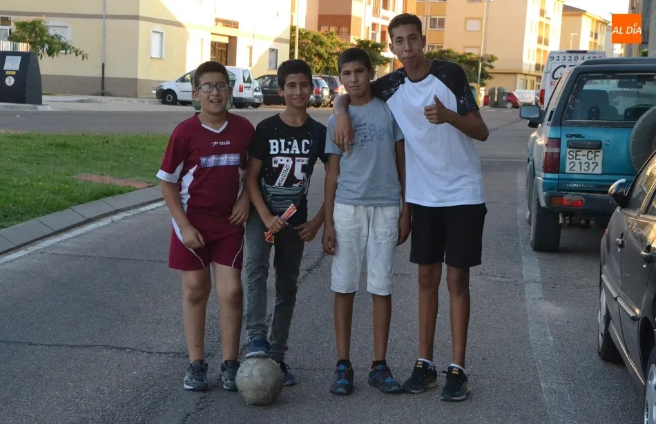 Foto 2 - Eh, s&aacute;canos una foto: Camino al f&uacute;tbol  