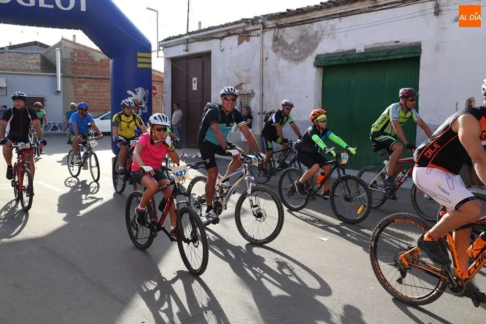 Foto 8 - M&aacute;s de un centenar de participantes en la Kedada Babilafuente Beer Bike