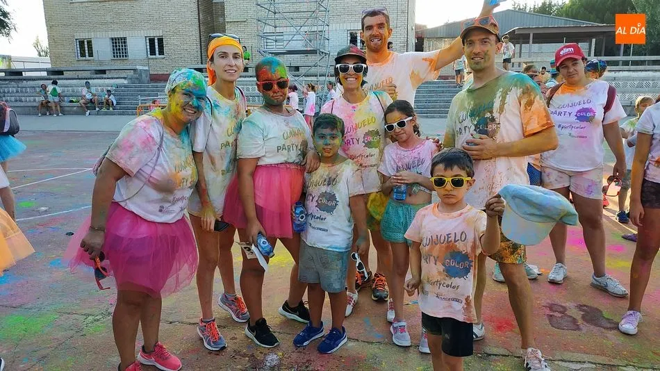 La segunda Party Color anima la previa de los festejos