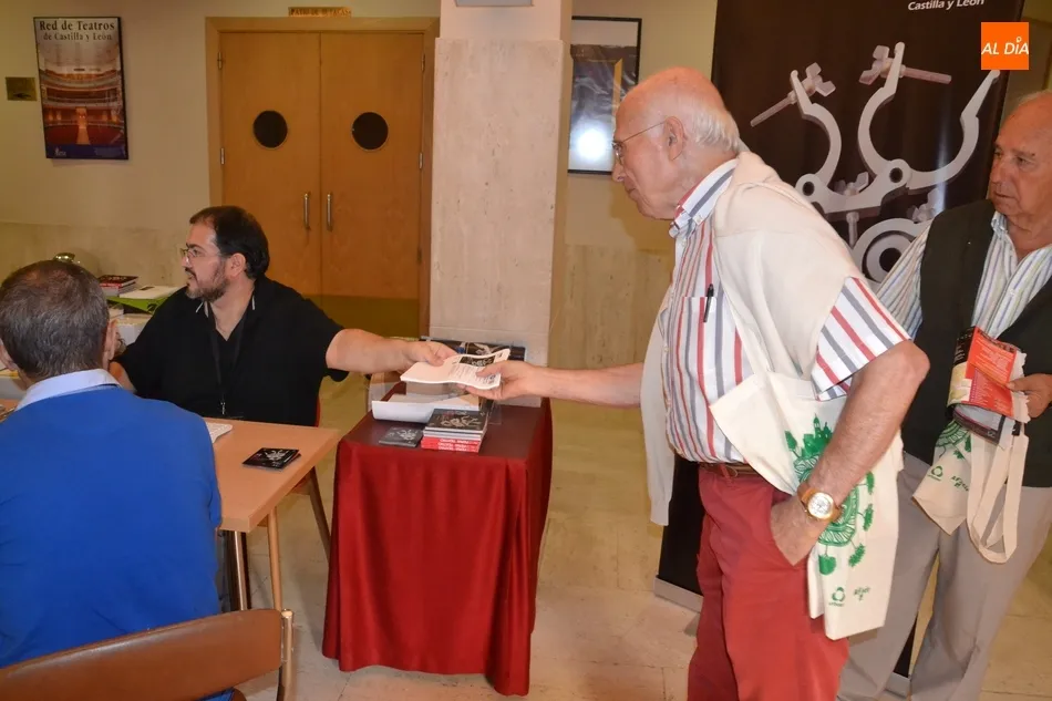 Foto 4 - Vendidas casi el 60% de las nuevas entradas de la Feria tras estar algunas personas 5h.30&rsquo; en la...
