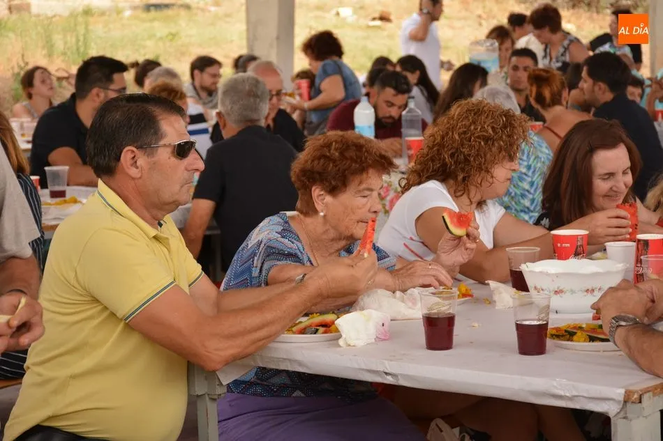 Foto 7 - Paellada multitudinaria en el &uacute;ltimo d&iacute;a de las fiestas de Bermellar