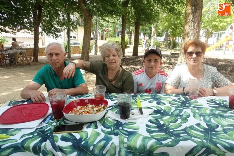 Foto 10 - Terradillos disfruta de una paella popular para celebrar sus fiestas  