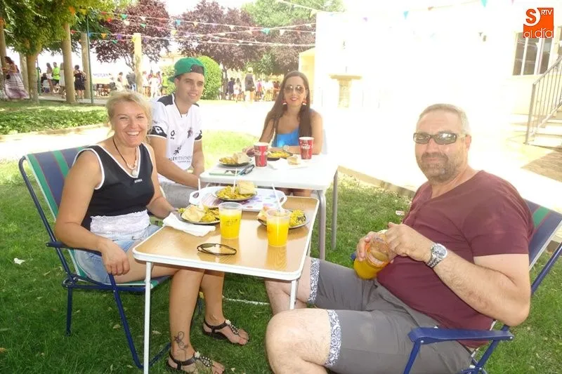 Foto 7 - Terradillos disfruta de una paella popular para celebrar sus fiestas  