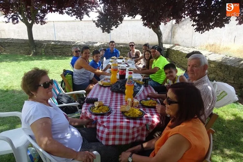 Foto 6 - Terradillos disfruta de una paella popular para celebrar sus fiestas  