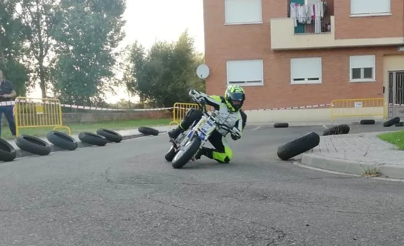 Foto 7 - Las minimotos rugen por segundo a&ntilde;o consecutivo en el barrio de Santa Marina  