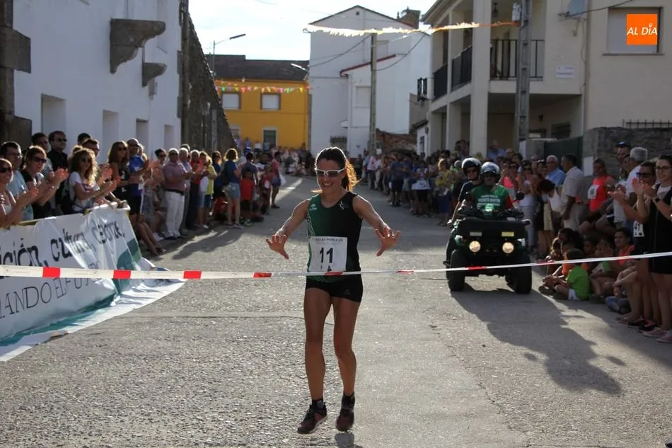 Foto 9 - Pablo Rodr&iacute;guez y Ver&oacute;nica S&aacute;nchez vencen en la carrera popular de La Zarza de Pumareda