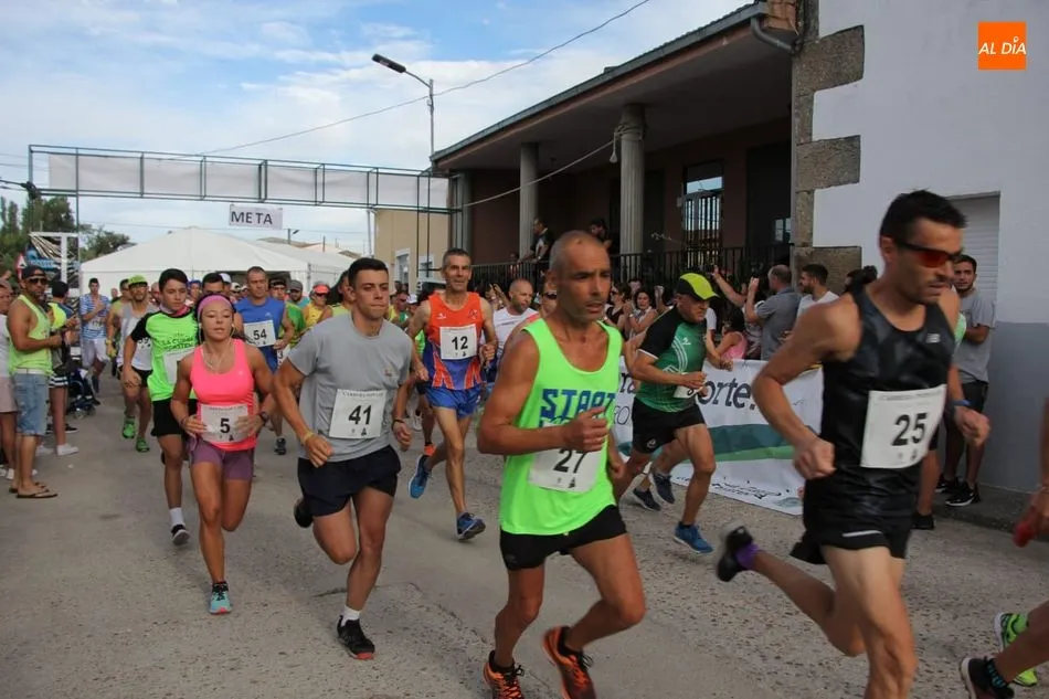 Foto 11 - Pablo Rodr&iacute;guez y Ver&oacute;nica S&aacute;nchez vencen en la carrera popular de La Zarza de Pumareda