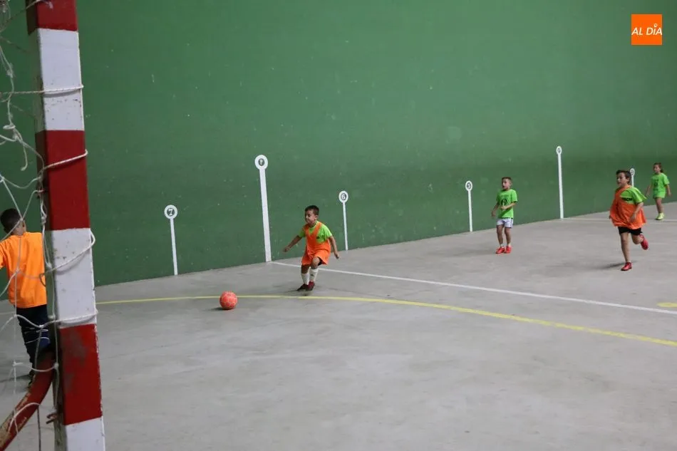 Foto 6 - Arrancan las finales del campeonato de &lsquo;futbito&rsquo; de Vitigudino  