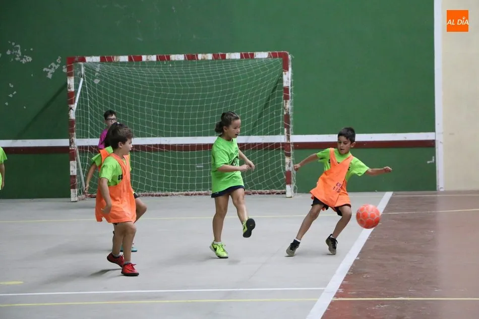 Foto 2 - Arrancan las finales del campeonato de &lsquo;futbito&rsquo; de Vitigudino  