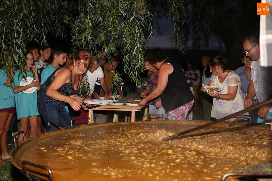 Foto 9 - La carne con patatas clausura las fiestas