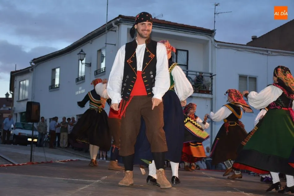 Foto 5 - El tamborilero Julio &lsquo;El Serrano&rsquo; recibe el reconocimiento de Santa Mar&iacute;a de Liminares en el...