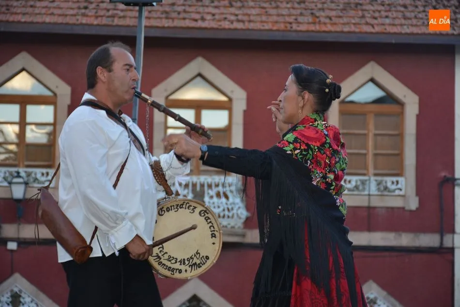 Foto 11 - El tamborilero Julio &lsquo;El Serrano&rsquo; recibe el reconocimiento de Santa Mar&iacute;a de Liminares en el...