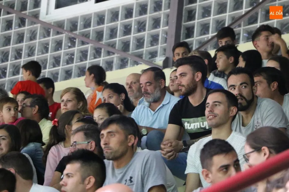 Foto 7 - Bar El Retiro se impone en el Campeonato de &lsquo;futbito&rsquo; de Vitigudino por 6-3 al Bar Duero  
