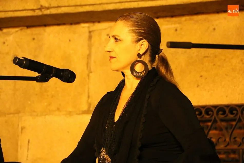Foto 8 - Excelente actuaci&oacute;n de la Compa&ntilde;&iacute;a Flamenca Cristina Ca&ntilde;izares con su espect&aacute;culo 'Locos por...