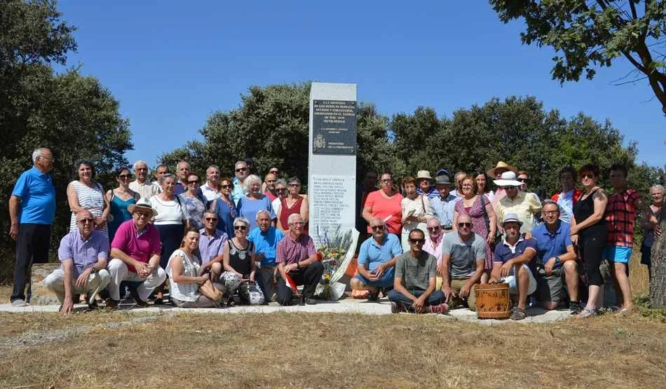 Tono reivindicativo en el homenaje anual a las víctimas de la represión franquista en Robleda  