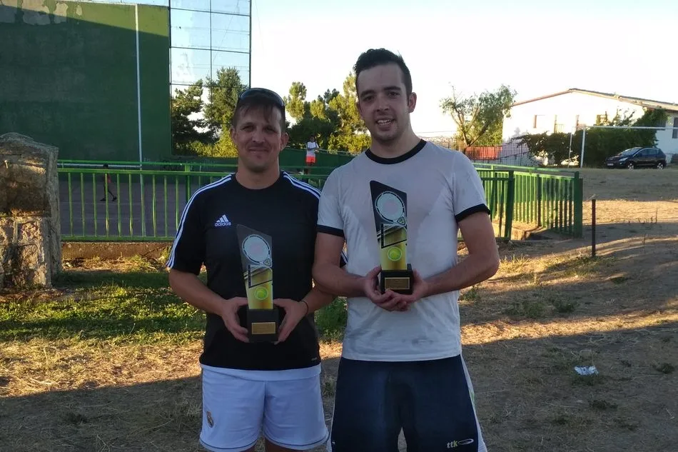 Foto 4 - Paco &lsquo;Cholo&rsquo; brilla en el Torneo de Frontenis San Roque  