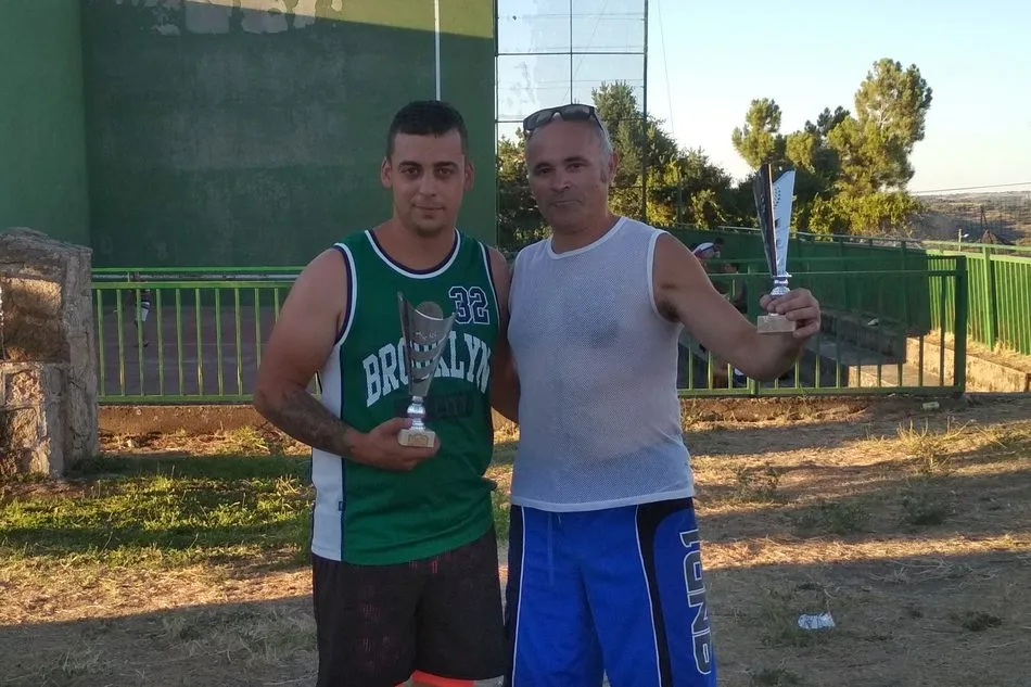 Foto 3 - Paco &lsquo;Cholo&rsquo; brilla en el Torneo de Frontenis San Roque  
