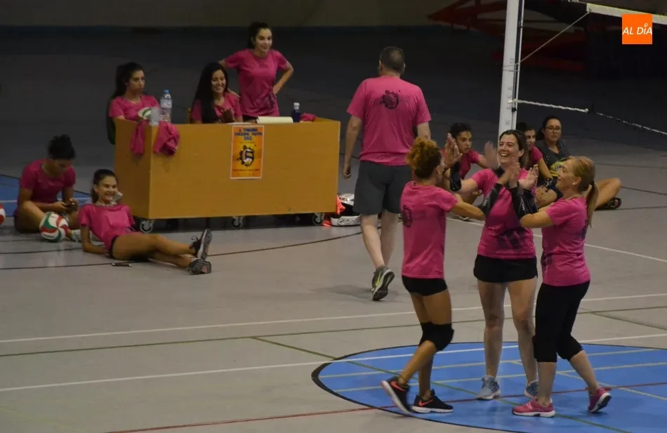 Foto 3 - Mir&oacute;briga estrena competici&oacute;n deportiva con buen ambiente en la pista y en las gradas  