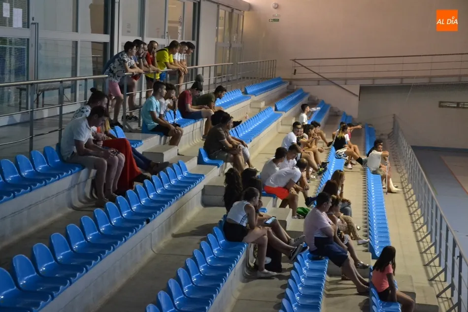 Foto 2 - Mir&oacute;briga estrena competici&oacute;n deportiva con buen ambiente en la pista y en las gradas  