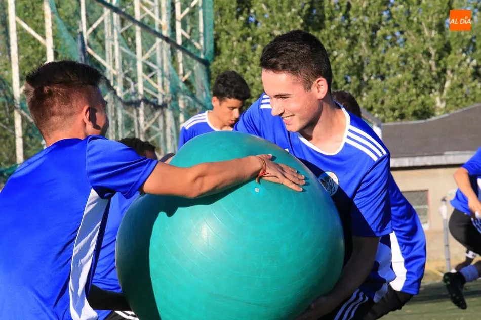 Foto 3 - Agudo y Samuel se enfundan la el&aacute;stica del Salmantino  