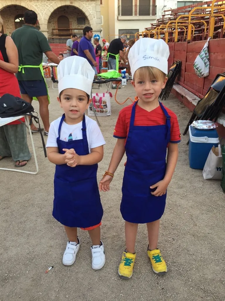 Foto 9 - Los m&aacute;s peque&ntilde;os de Villarino tambi&eacute;n disfrutan de las fiestas  